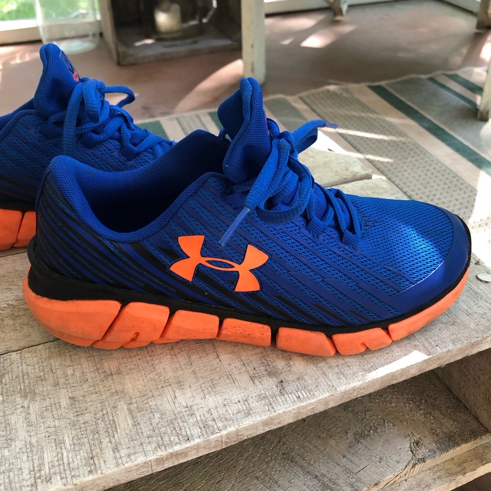 Boys Under Armour Level X series sneaker